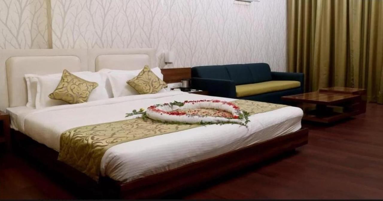Shamrock Greens By Jardin Hotels Dharmpura Exterior foto