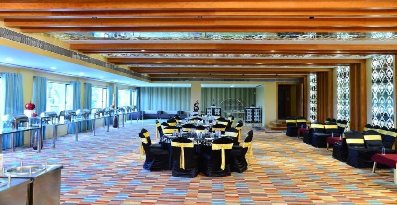 Shamrock Greens By Jardin Hotels Dharmpura Exterior foto