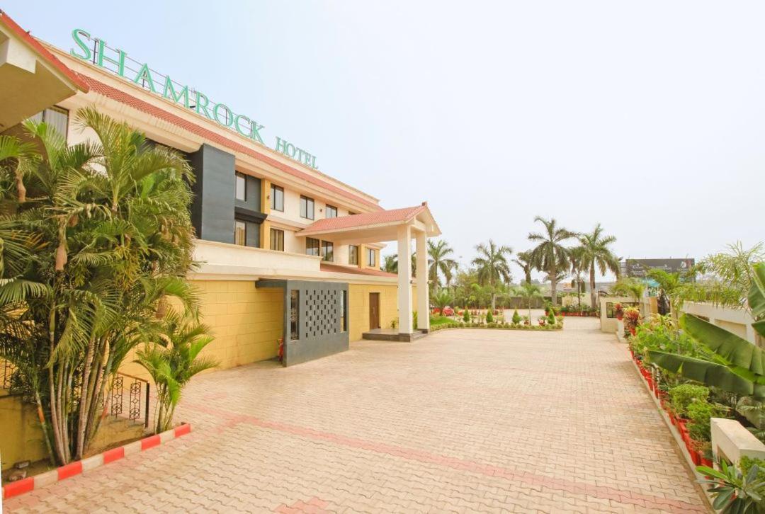 Shamrock Greens By Jardin Hotels Dharmpura Exterior foto