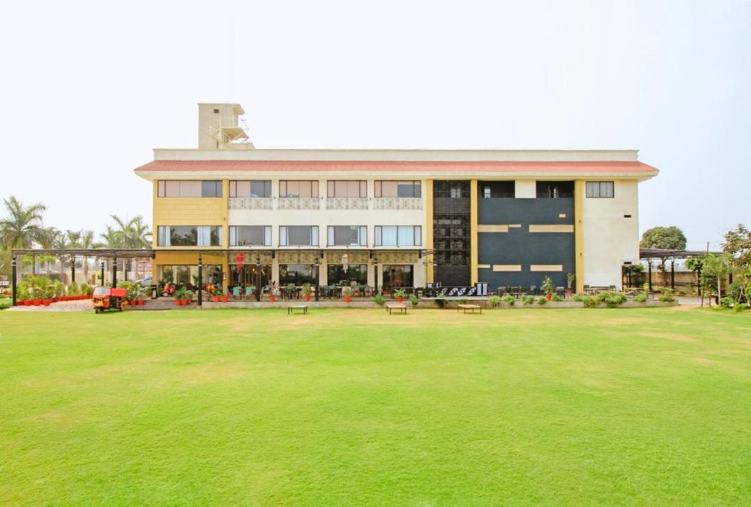 Shamrock Greens By Jardin Hotels Dharmpura Exterior foto
