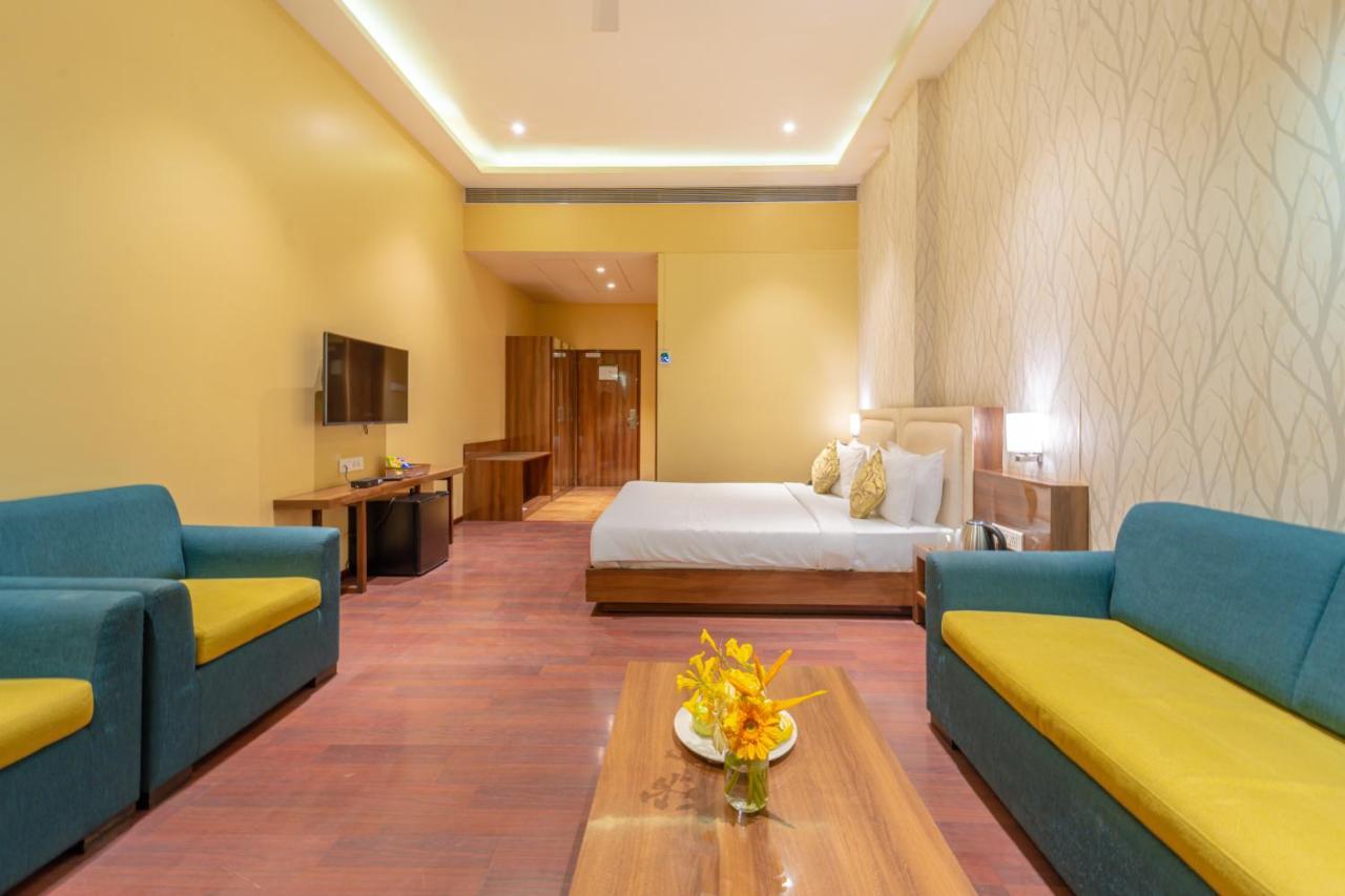 Shamrock Greens By Jardin Hotels Dharmpura Exterior foto